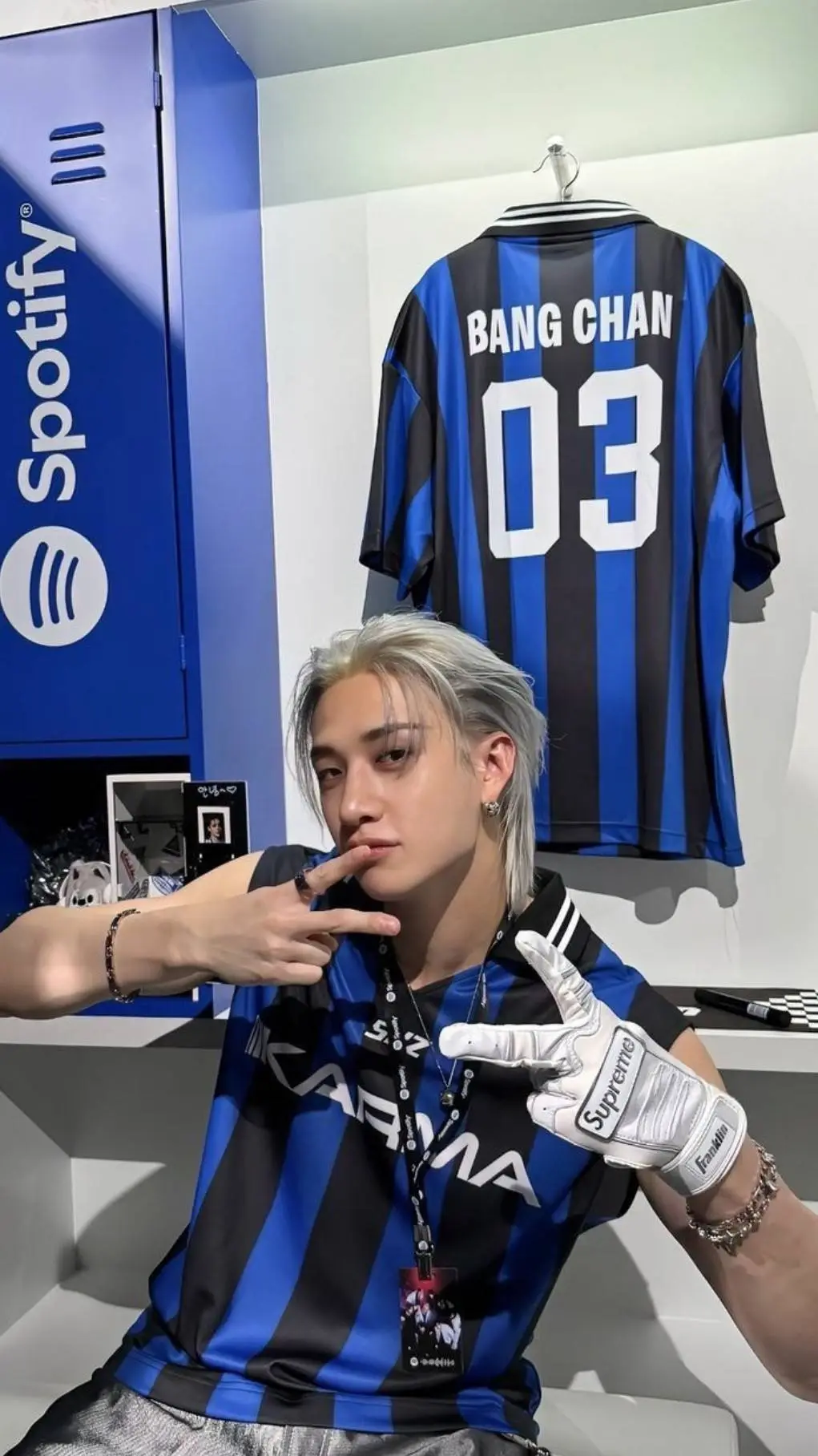 ai character: Bangchan  background