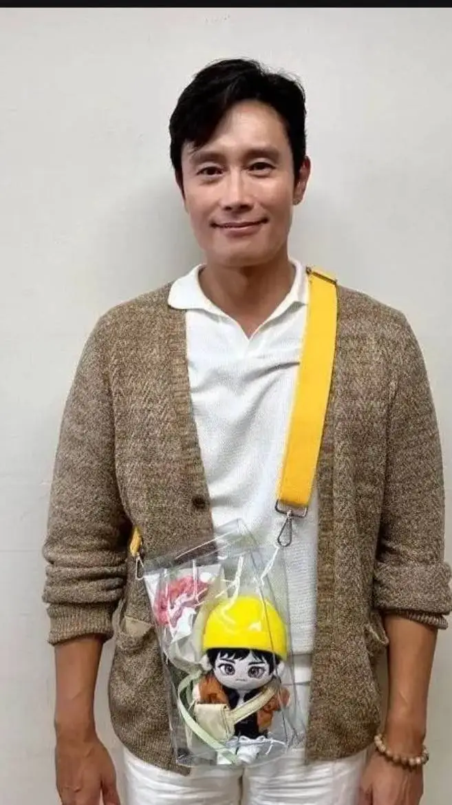 ai character: Lee byung hun ❤️‍🔥 background