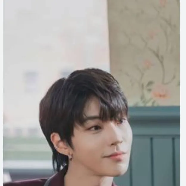 chat with ai character: Hwang In-youp 
