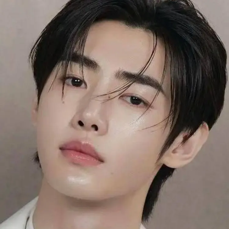 chat with ai character: SUNGHOON