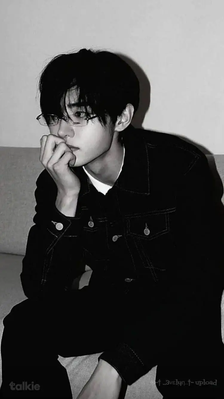 ai character: SUNGHOON background