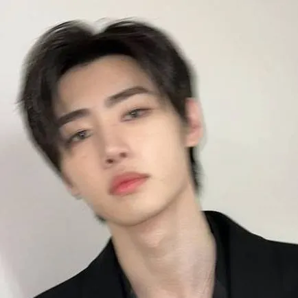 chat with ai character: Sunghoon