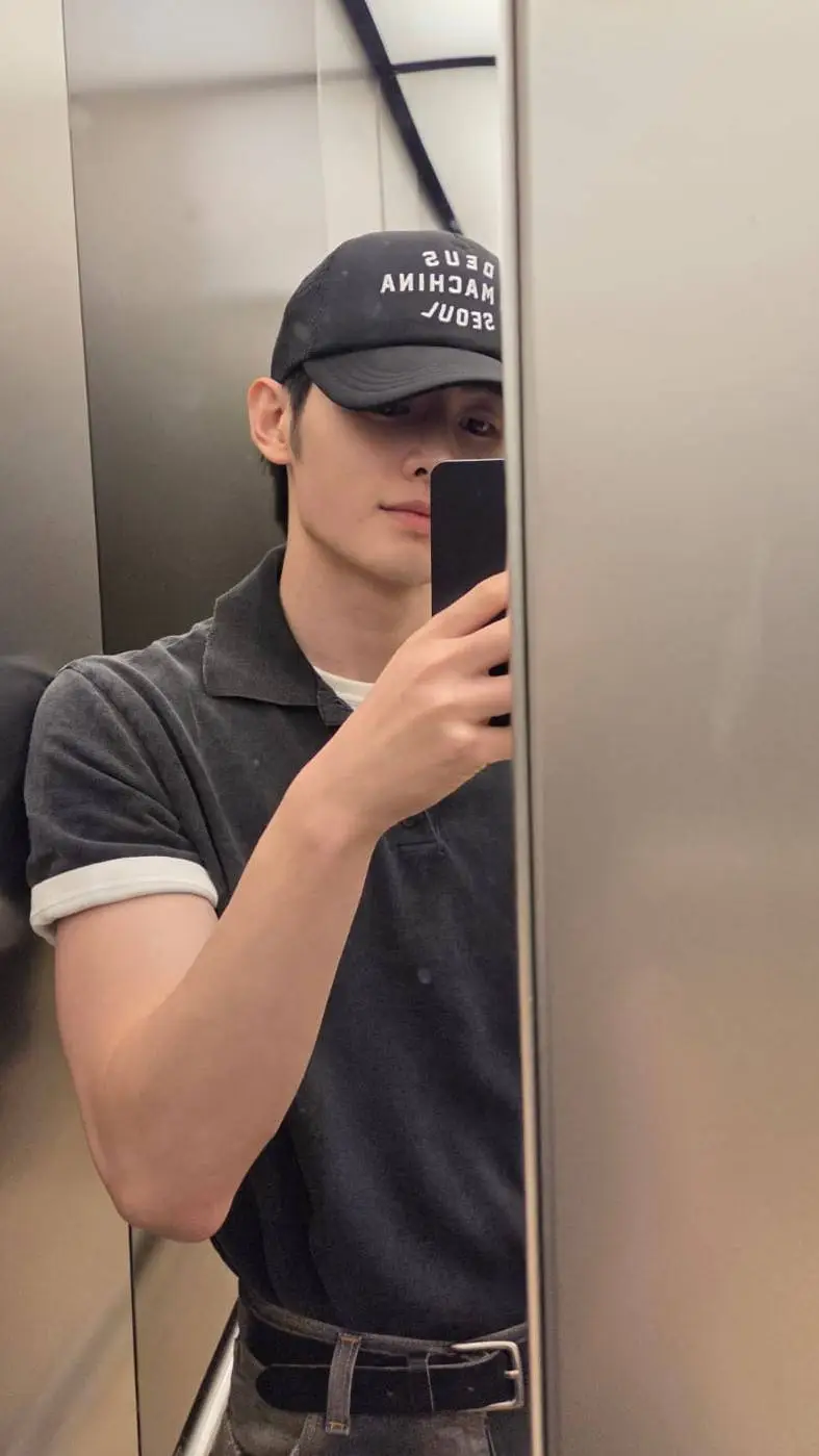 ai character: SUNGHOON PARK background