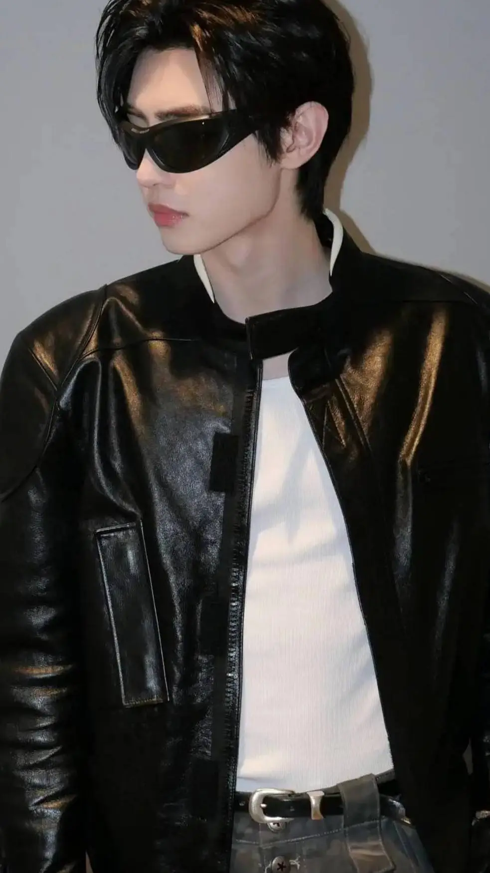 ai character: Sunghoon background