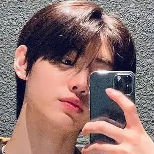 chat with ai character: Sunghoon 