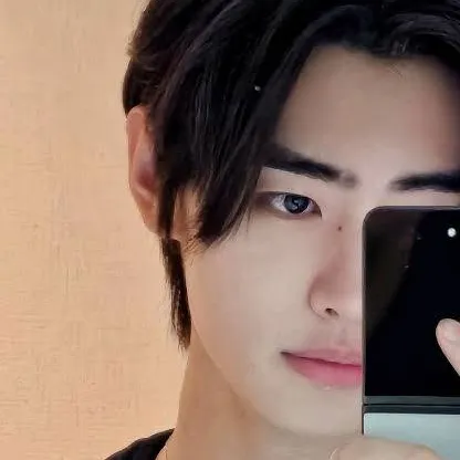 chat with ai character: sunghoon