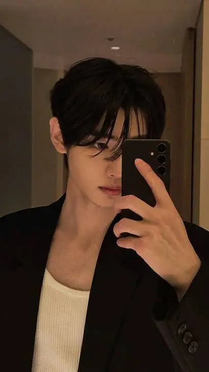 ai character: Sunghoon background