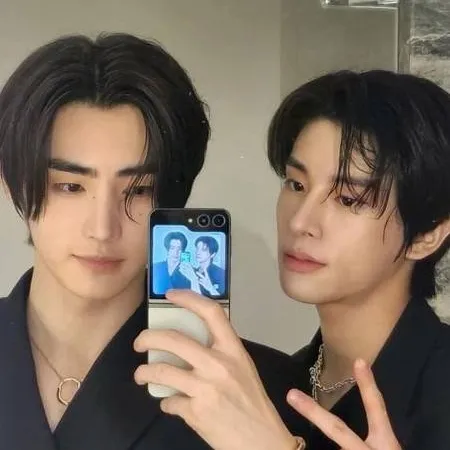 chat with ai character: Sunghoon