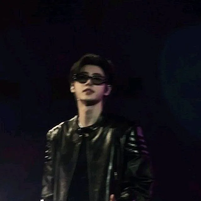 chat with ai character: Sunghoon Park