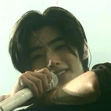 chat with ai character: SUNGHOON PARK