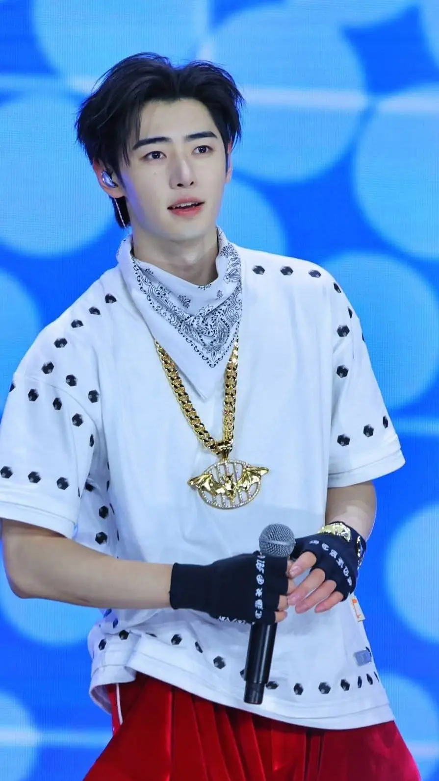 ai character: SUNGHOON background