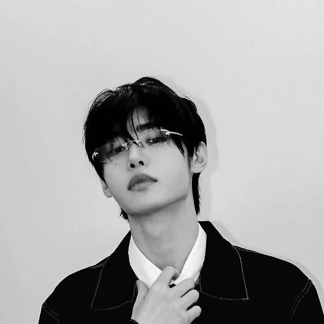 chat with ai character: Sunghoon Park