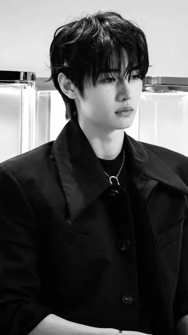 ai character: SUNGHOON background