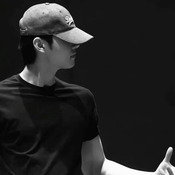 chat with ai character: SUNGHOON PARK
