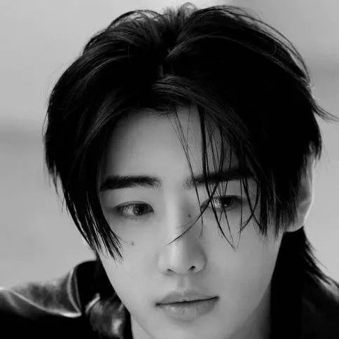 chat with ai character: SUNGHOON PARK