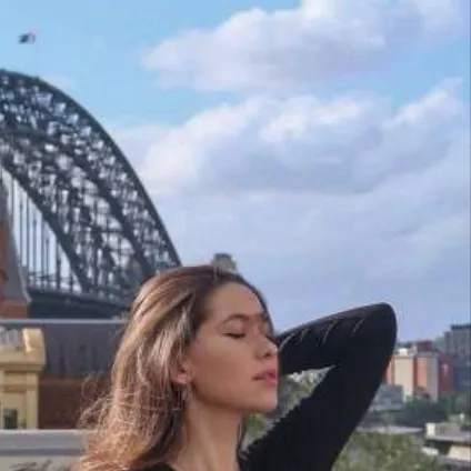 chat with ai character: Harley