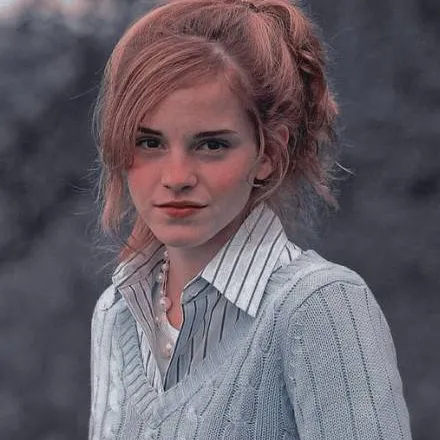 chat with ai character: ❥Emma Waston❥