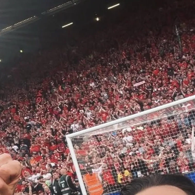 chat with ai character: Szoboszlai Dominik