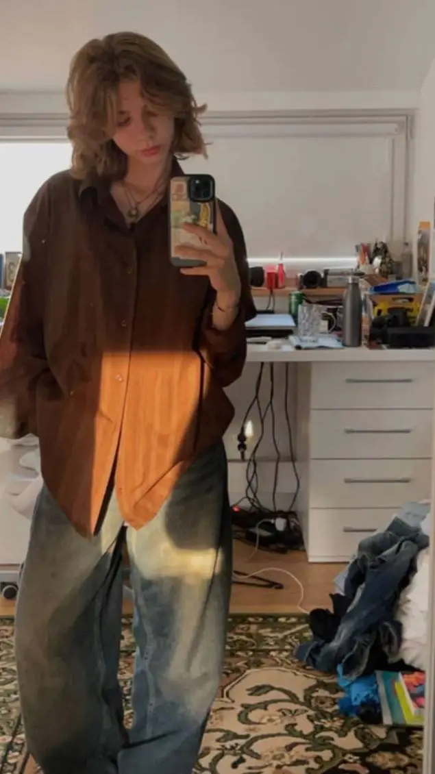 ai character: Alison background