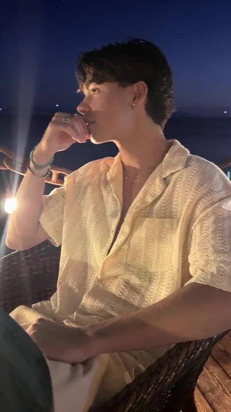 ai character: Malachi Barton background