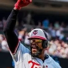 chat with ai character: Byron buxton