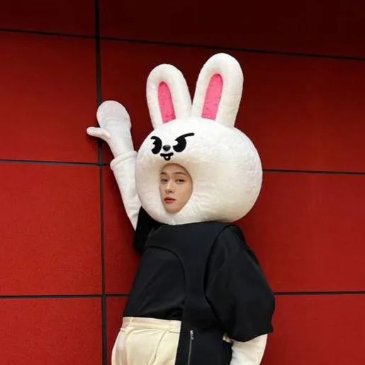 chat with ai character: Lee know baby's!