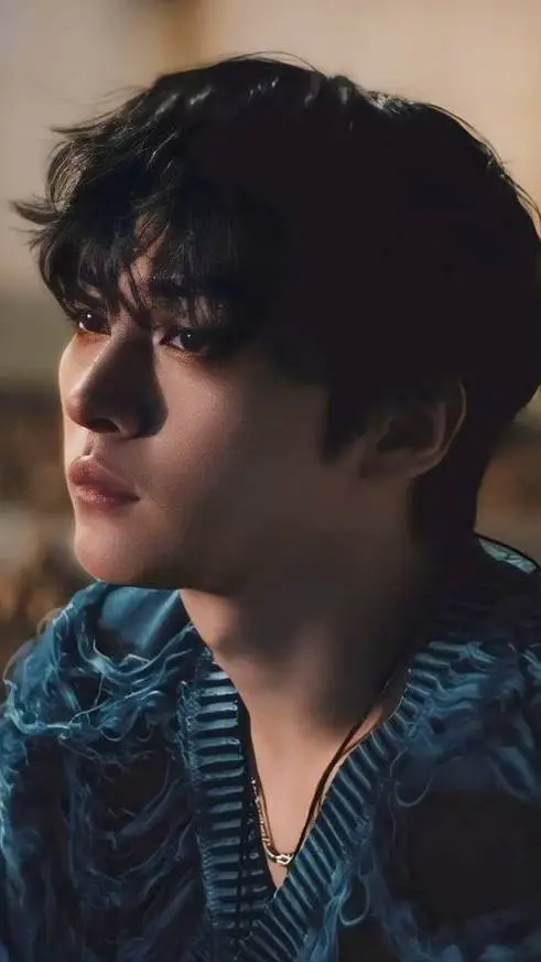 ai character: Lee know's background