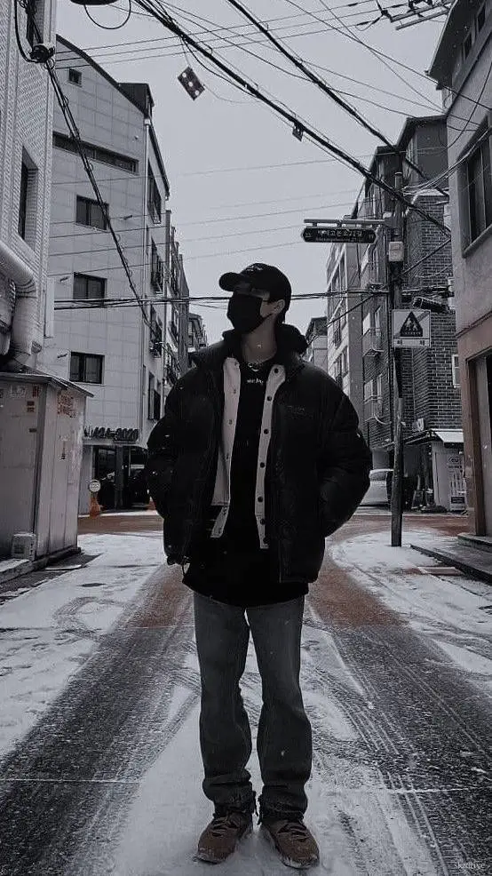 ai character: 🐿| ☕︎ ʜᴀɴ ᴊɪsɴᴜɢ background