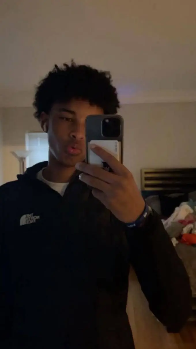 ai character: Jayvon background