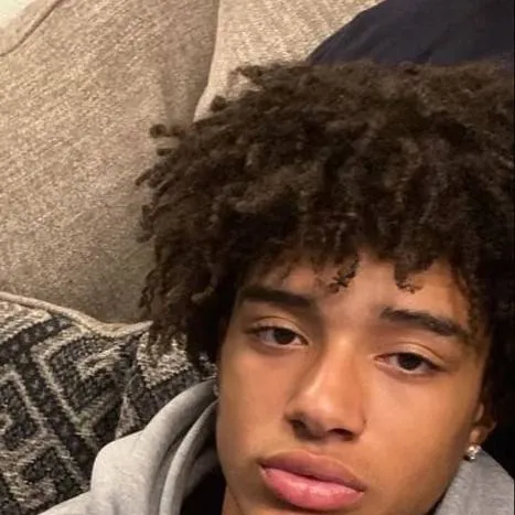 chat with ai character: Liam