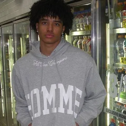 chat with ai character: Caleb