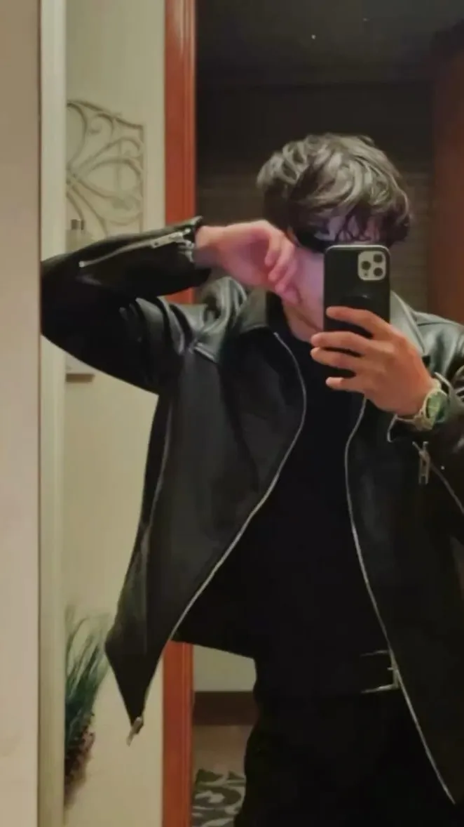 ai character: Dylan background