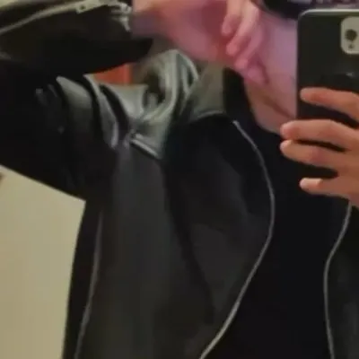 chat with ai character: Dylan