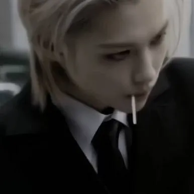 chat with ai character: Felix