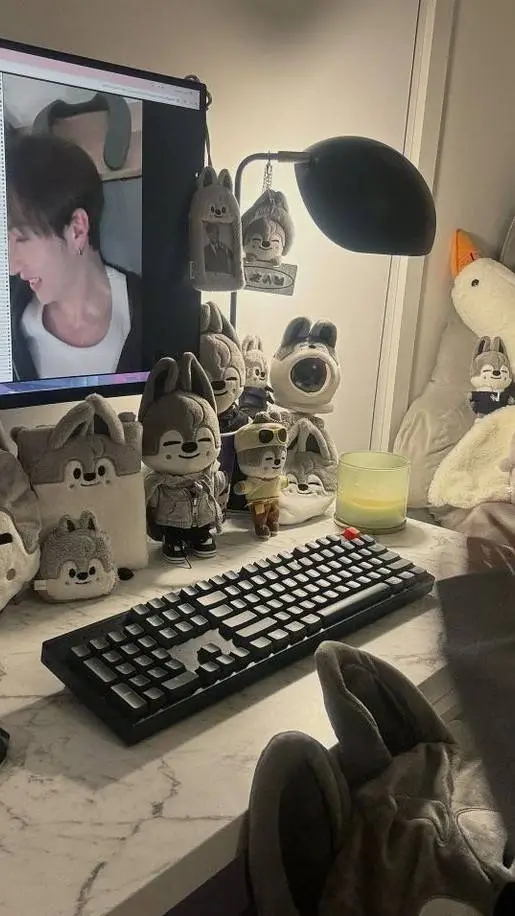 ai character: Bang Chan/Chris background