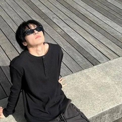 chat with ai character: 정인