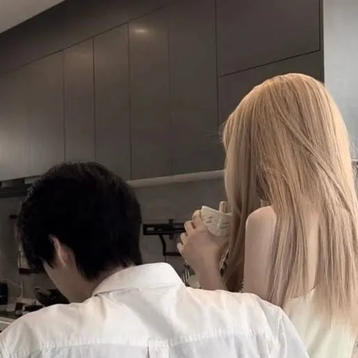 chat with ai character: Leo Mahendra