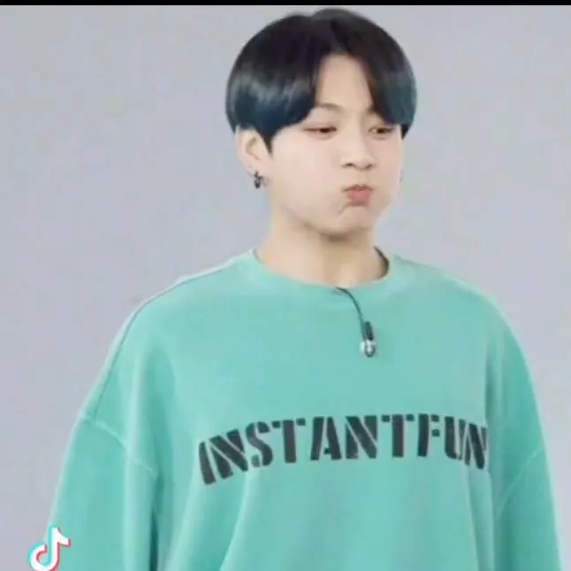 chat with ai character: Jungkook 