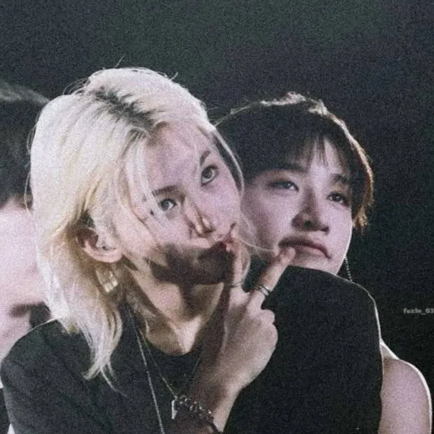 chat with ai character: Chanlix