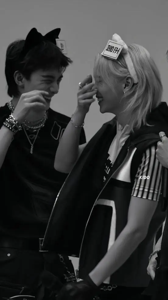 ai character: Hyunlix background