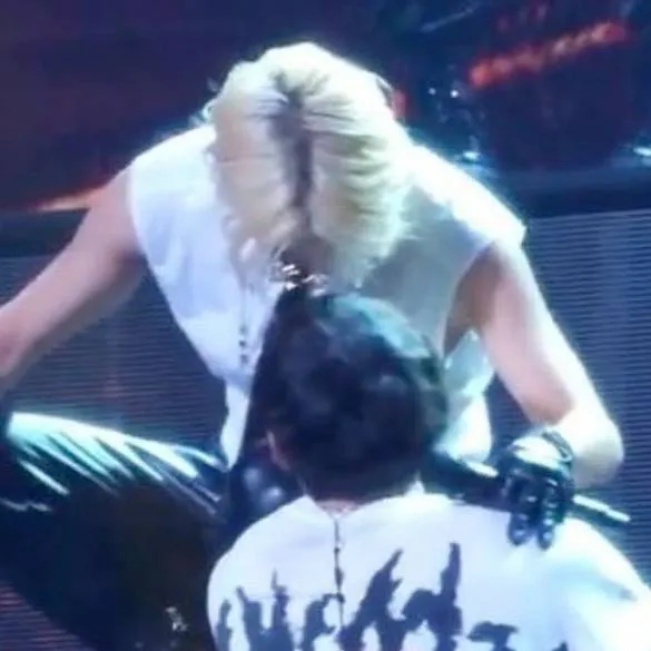 chat with ai character: Chanlix 