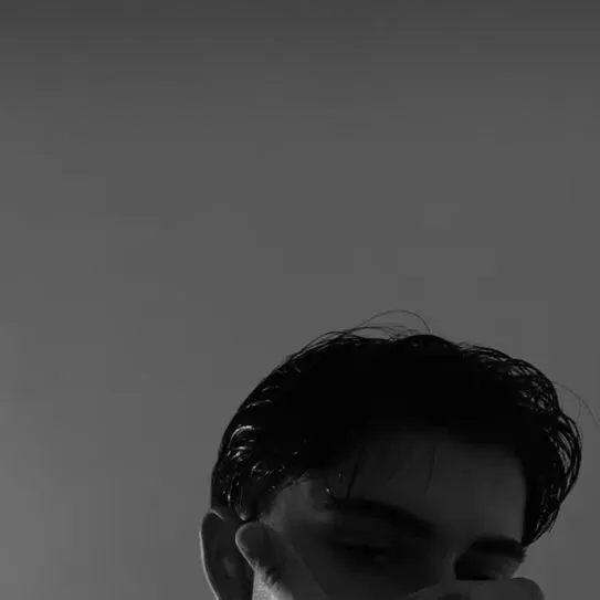chat with ai character: Mark