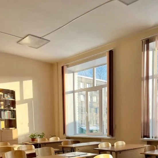 chat with ai character: Classroom
