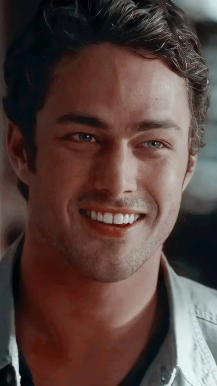 ai character: mason Lockwood  background