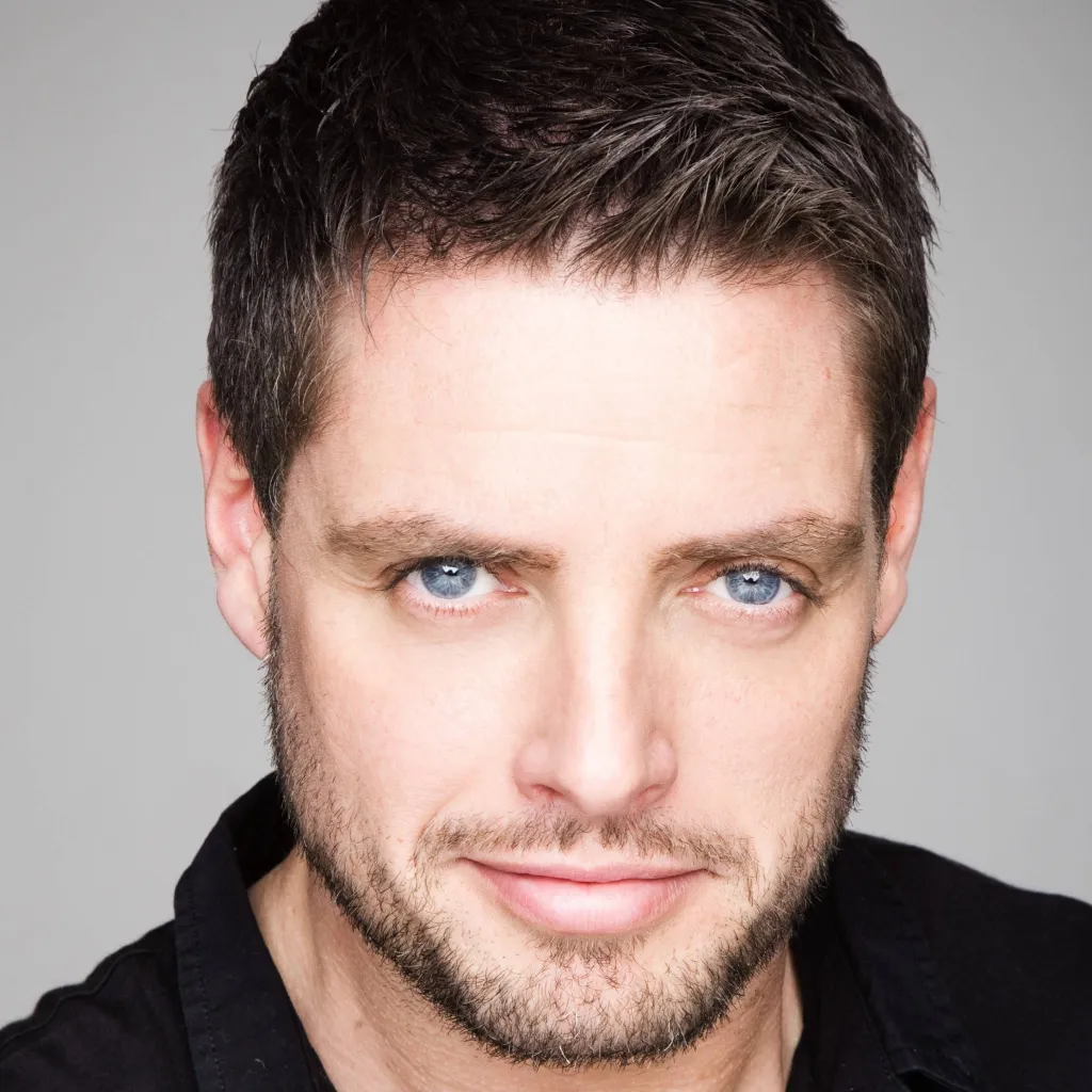 chat with ai character: KEITH DUFFY