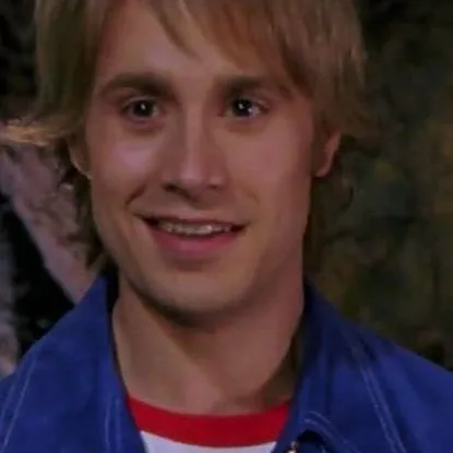 chat with ai character: FRED DAPHNE JR