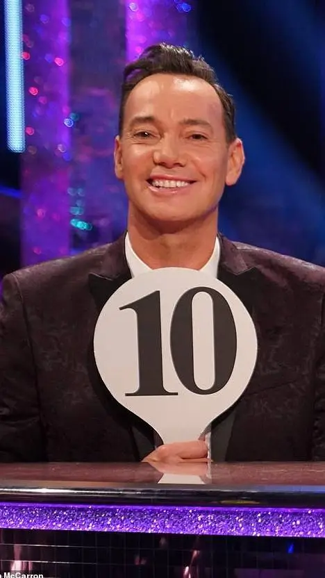 ai character: CRAIG REVELHORWOOD background