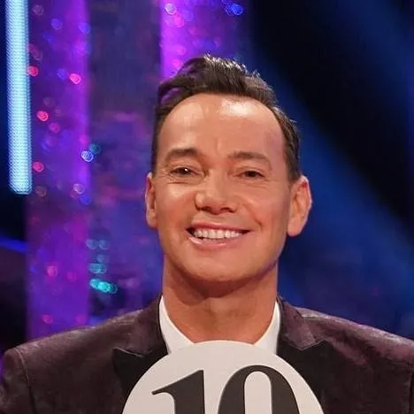 chat with ai character: CRAIG REVELHORWOOD