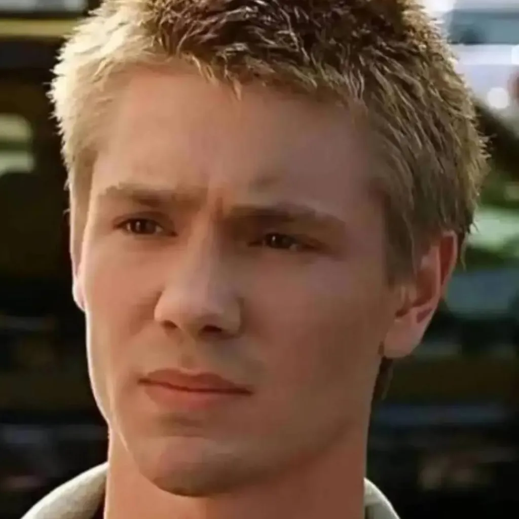 chat with ai character: AUSTIN AMES 