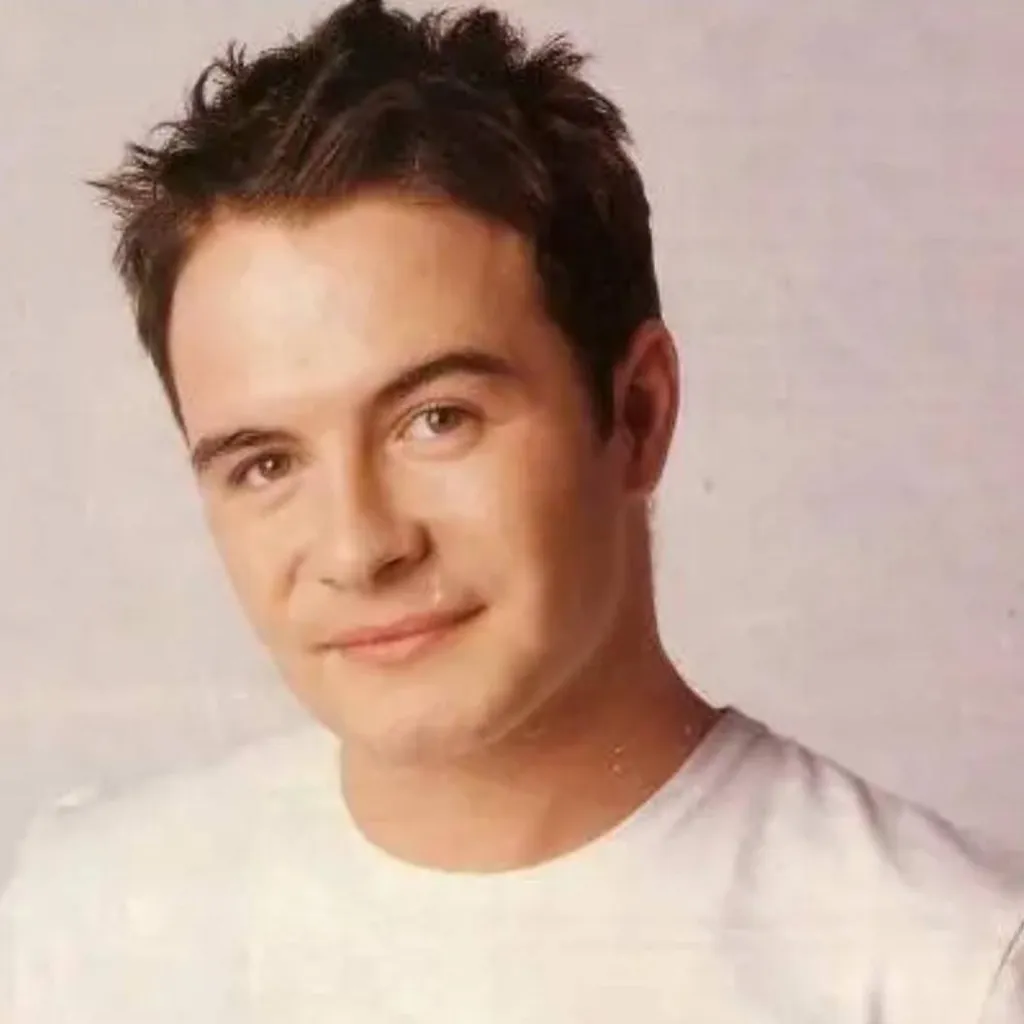 chat with ai character: SHANE FILAN 